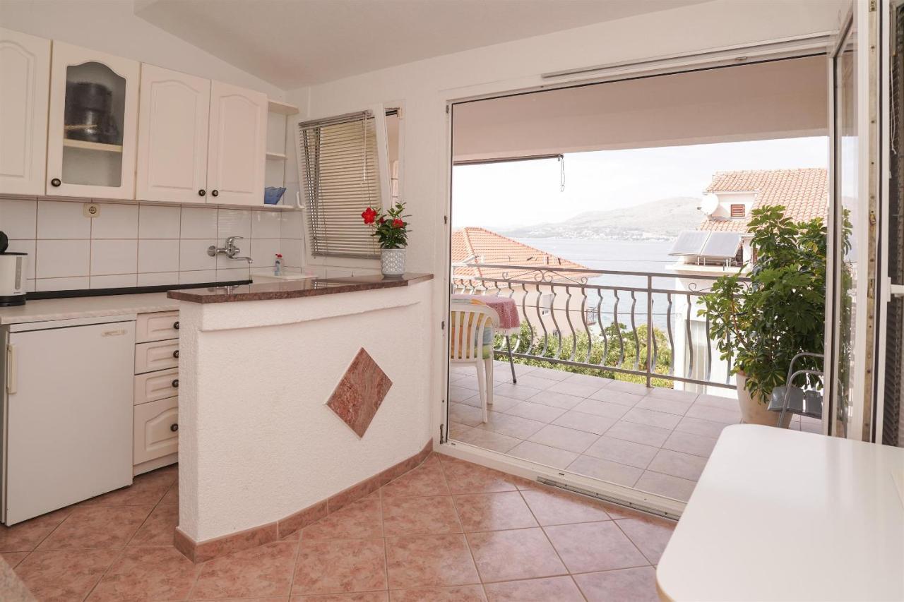 Apartments Mare Trogir Zimmer foto