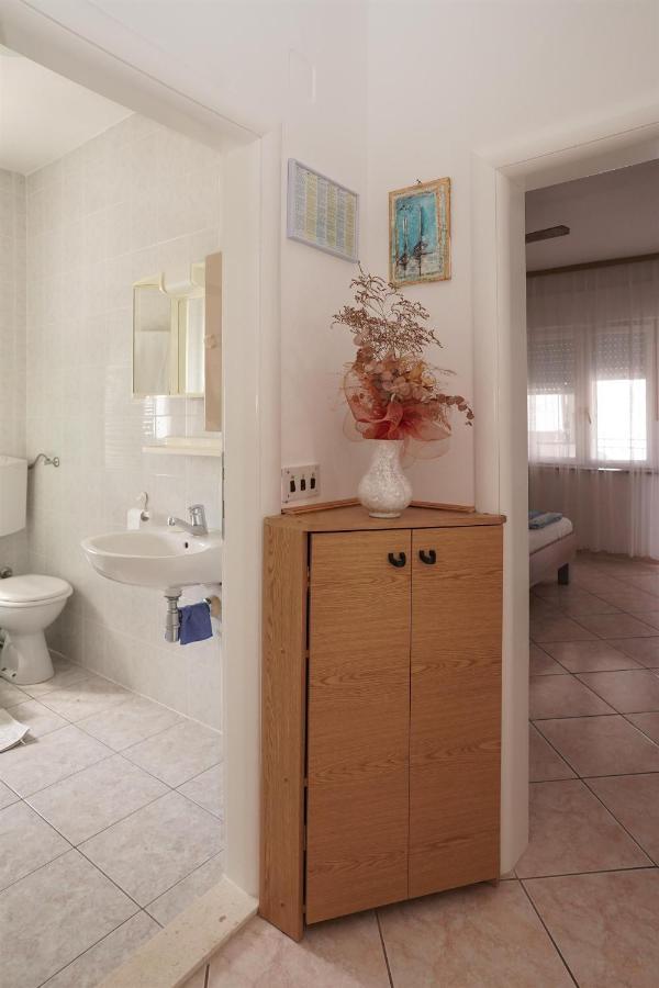 Apartments Mare Trogir Zimmer foto